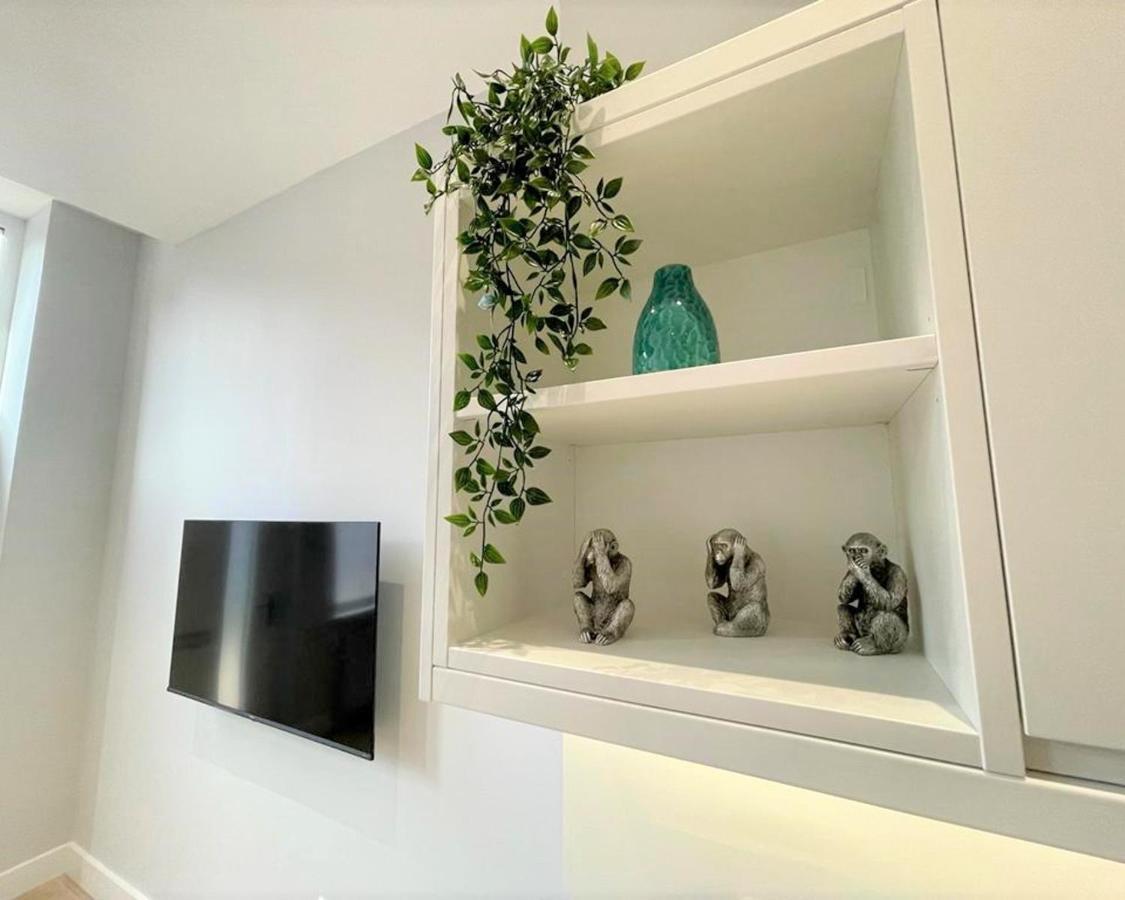 Chic, Newly Reno'd 1 Bed Open Plan, Nr The Meadows Appartement